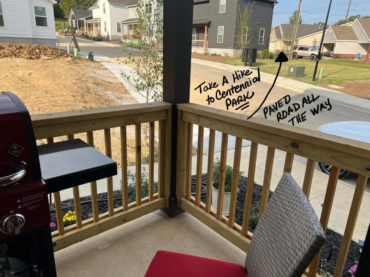 New Centennial Park Luxury Smart Home W Courtyard Fayetteville Ngoại thất bức ảnh