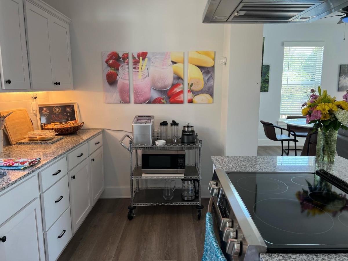 New Centennial Park Luxury Smart Home W Courtyard Fayetteville Ngoại thất bức ảnh