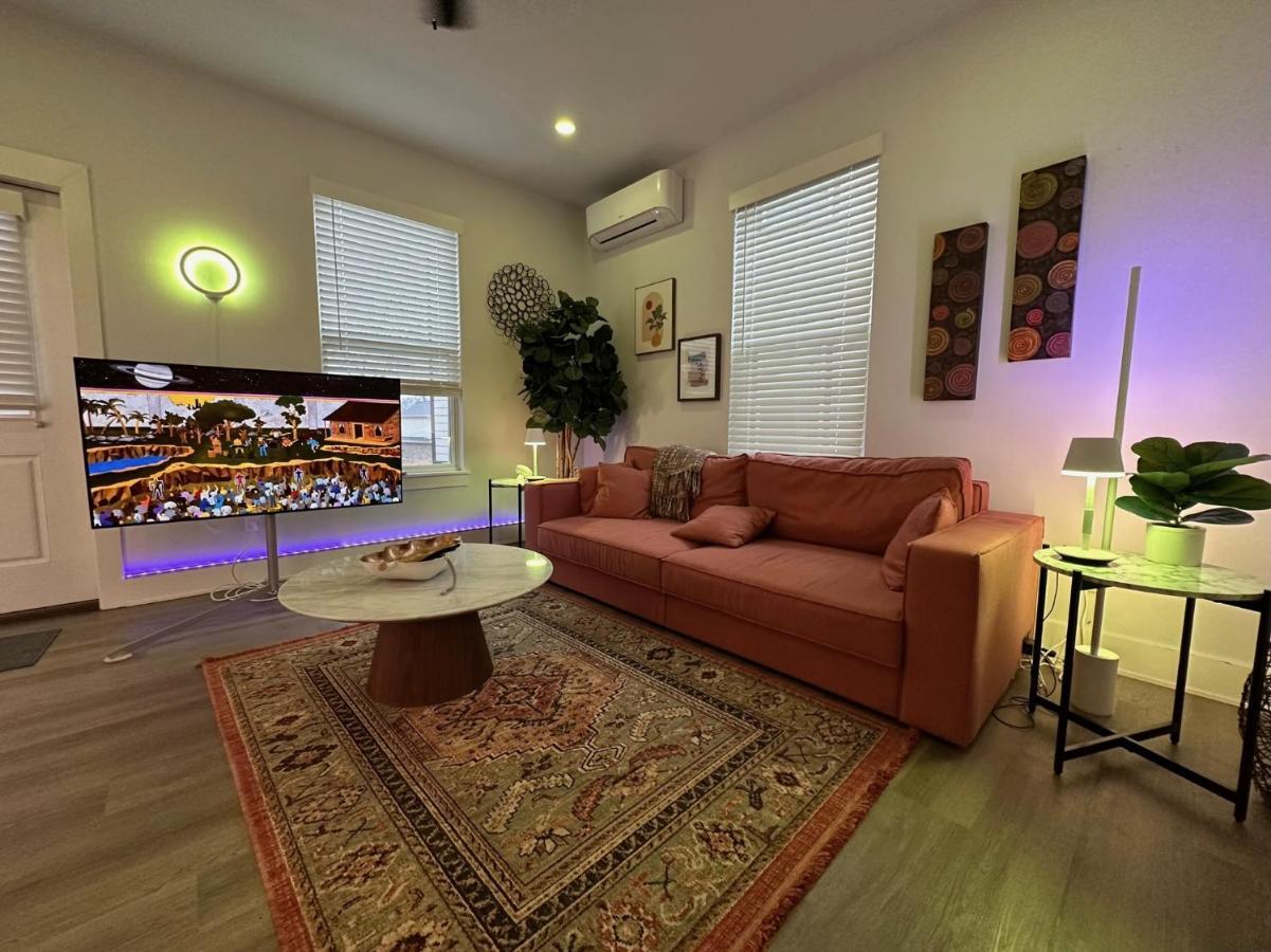 New Centennial Park Luxury Smart Home W Courtyard Fayetteville Ngoại thất bức ảnh