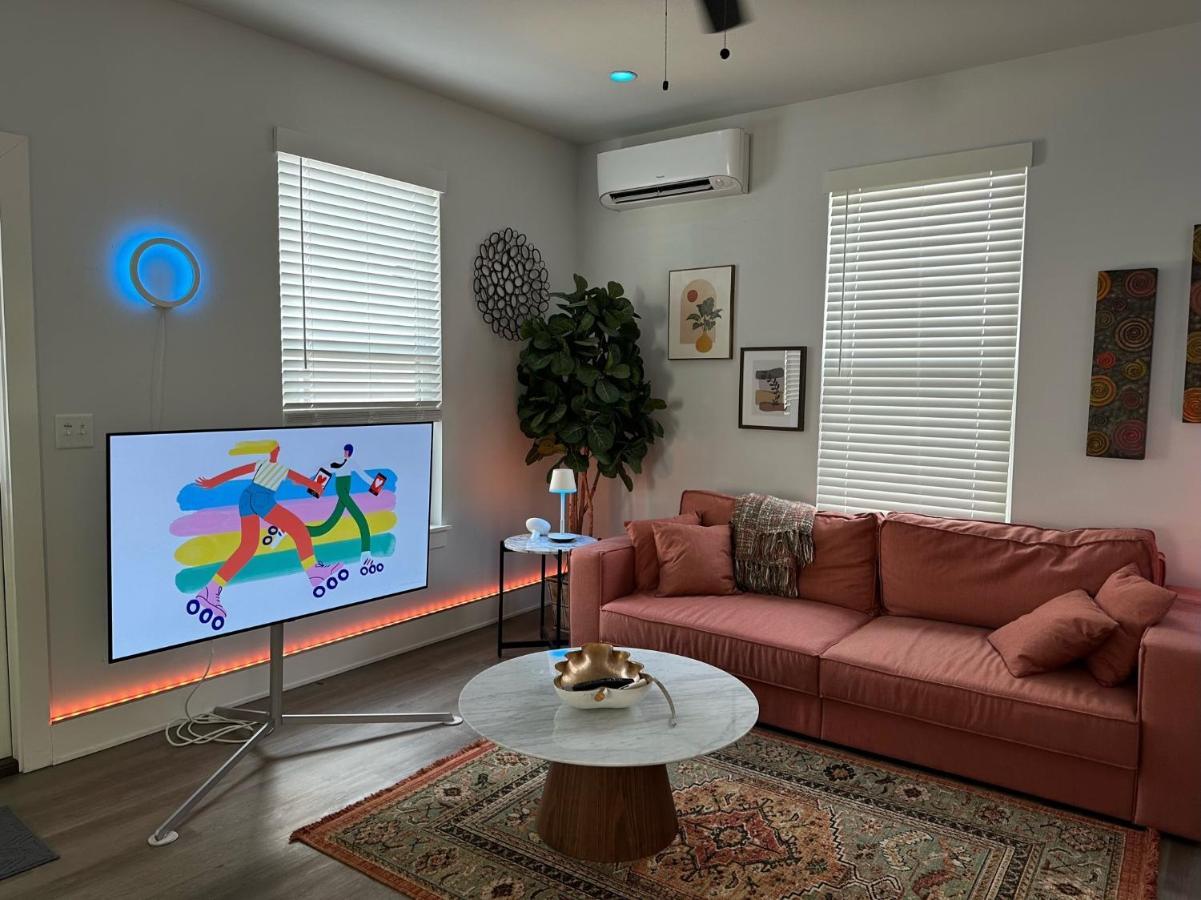 New Centennial Park Luxury Smart Home W Courtyard Fayetteville Ngoại thất bức ảnh